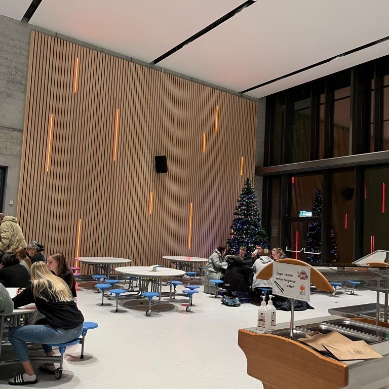 320045225_1051290632934024_2205294729209755379_n