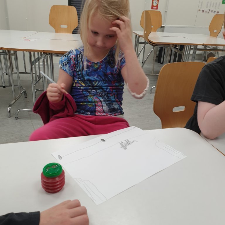 Ein af smiðjum Stapaskóla er Sviðslistir. Þá smiðju kennir Rebekka Rós umsjónakennari 1. bekkjar.