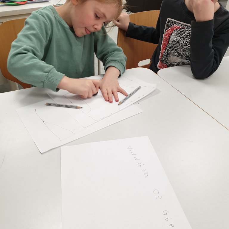 Ein af smiðjum Stapaskóla er Sviðslistir. Þá smiðju kennir Rebekka Rós umsjónakennari 1. bekkjar.