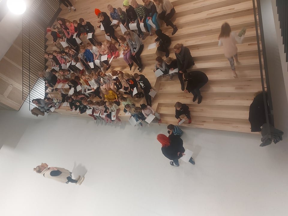 Erna Kristín kom í heimsókn til nemenda á yngsta stigi