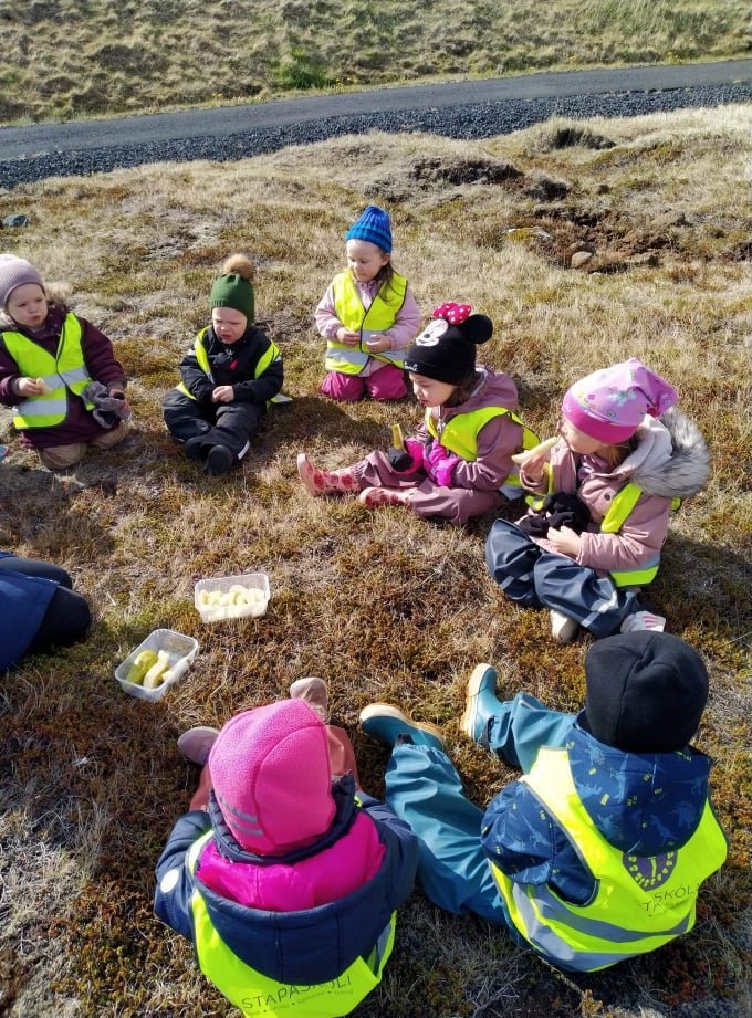 Strætóferð yngstu barna.