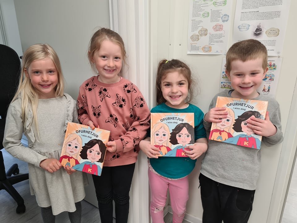 Bókagjöf til leikskólastigs í tilefni af alþjóðlegum degi flóttafólks