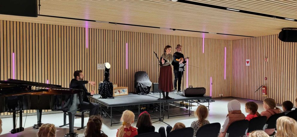 List fyrir alla - Ævintýrið um ferðafljóð