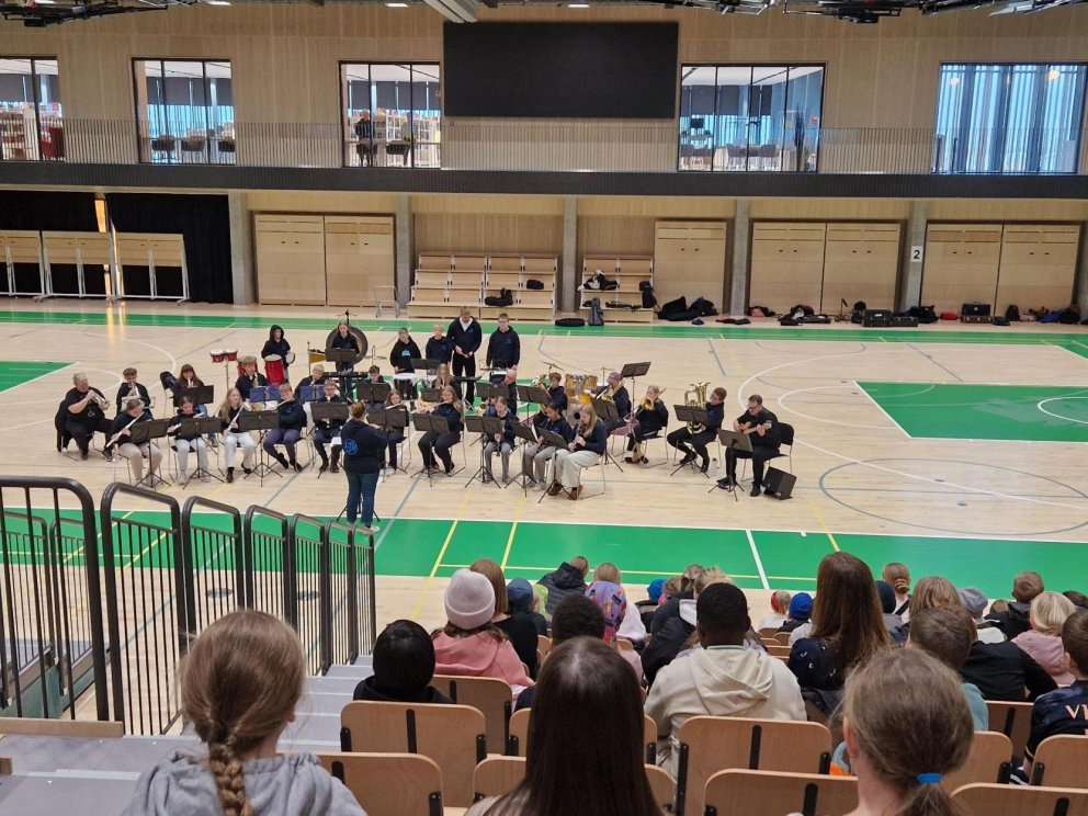 Lúðrasveit Tónlistaskóla Reykjanesbæjar heimsótti Stapaskóla