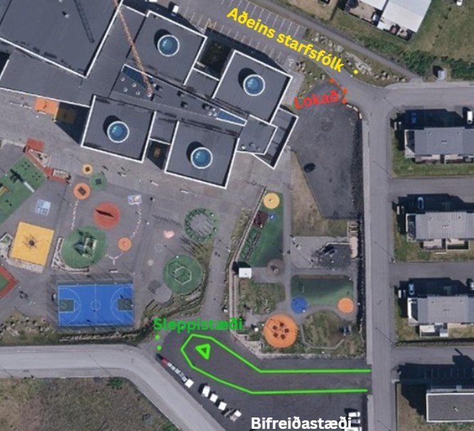 Breyting á sleppistæði við austurinngang