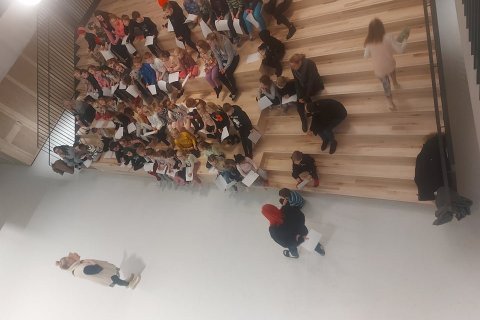 Erna Kristín kom í heimsókn til nemenda á yngsta stigi