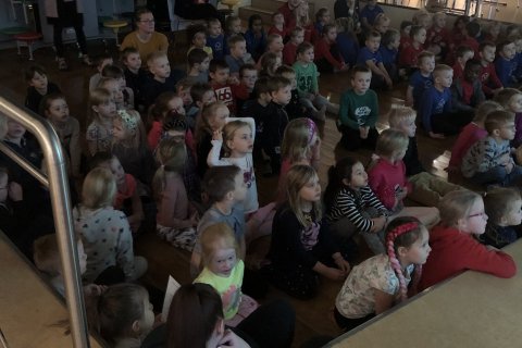 Brúum bilið – Heimsókn í Akurskóla