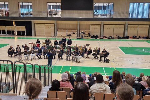 Lúðrasveit Tónlistaskóla Reykjanesbæjar heimsótti Stapaskóla